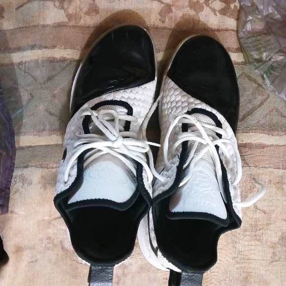 Nike LeBron Witness 3 Premium - Picture 1 of 4